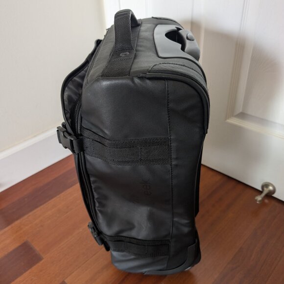 Eagle Creek Flatbed Carry-On Rollaboard 20" Wheeled Duffel, 38L - Picture 2 of 16